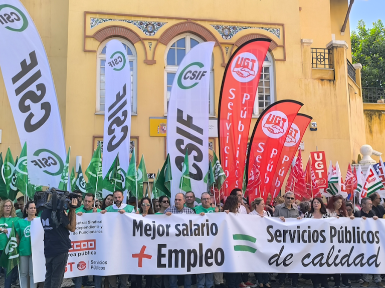 UGT, CCOO y CSIF se concentran en toda Andalucía