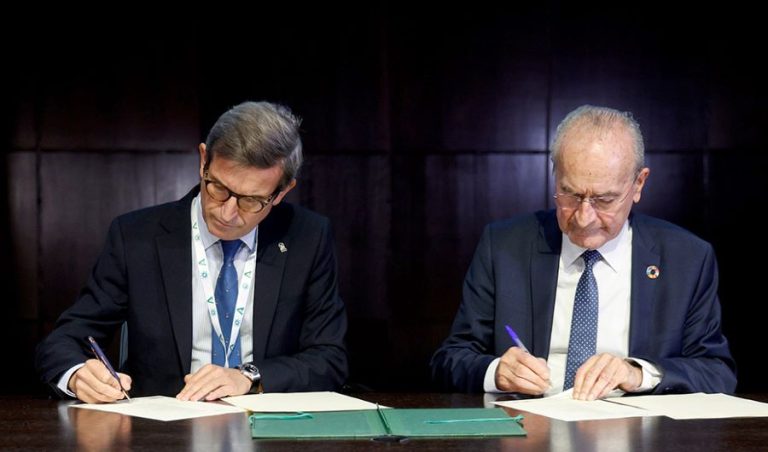 Málaga se adhiere a la Red de Ciudades Industriales, que suma 124 municipios comprometidos con el desarrollo de la industria