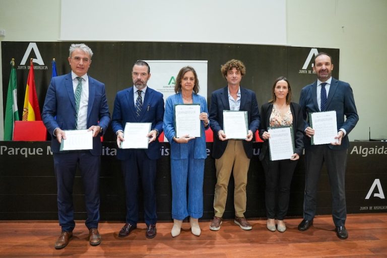 La Junta de Andalucía impulsa el primer proyecto de carbono azul en España para capturar CO2 en la Bahía de Cádiz