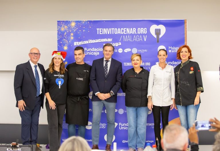 Más de 300 personas de colectivos vulnerables celebran la Navidad en la quinta edición de “Te invito a cenar Málaga”