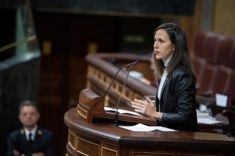 Ione Belarra: “poner a la izquierda en pie” o seguir “plegados” al PSOE