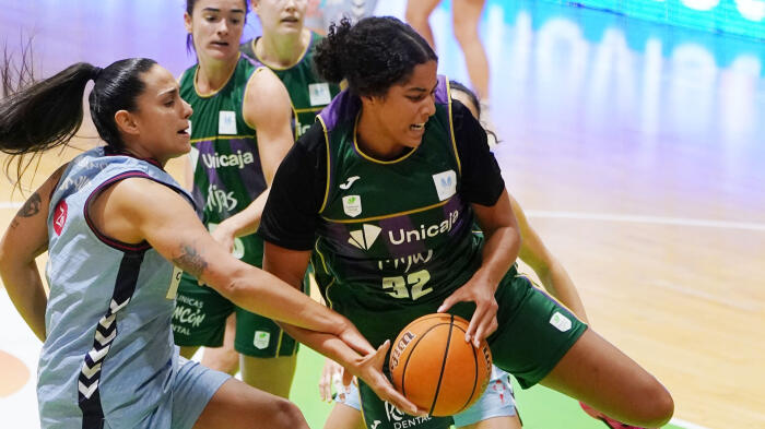 El Unicaja Mijas acusa el desgaste físico (67-73)