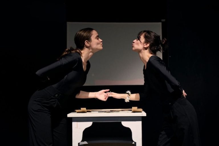 La lengua de signos como “base dramatúrgica” en el teatro