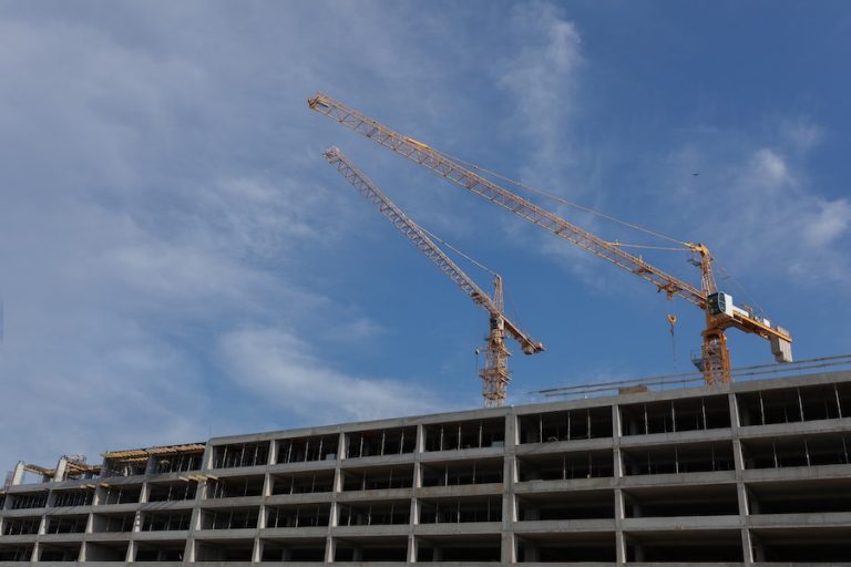 Crece la preocupación de los españoles por la vivienda y baja por la corrupción