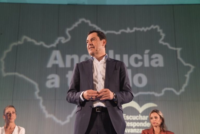 Juanma Moreno pide «asumir las ilusiones de los que se han ido»