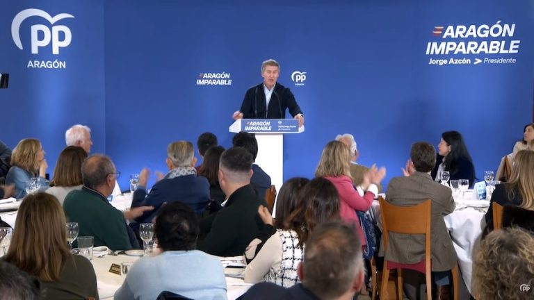Feijóo acusa a Podemos de usar la regularización migratoria con fines electorales