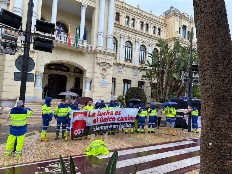 Prosigue la huelga de las alcantarillas y la mierda en Málaga huelga