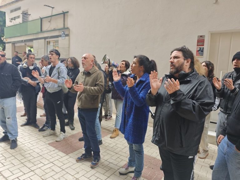 Por Andalucía denuncia que el PP permita el desahucio de una mujer mayor con un hijo dependiente