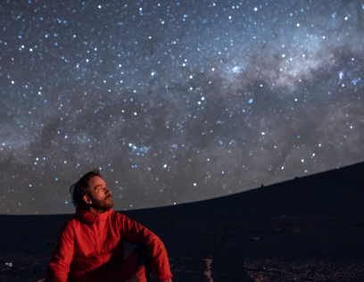 Mirando a las estrellas, olvidando la Tierra