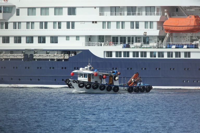 La primera fase del desembarco del ‘Hondius’ concluye con la evacuación de 94 personas