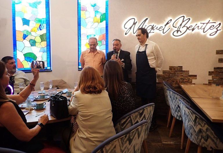 Celebración del Día Mundial del Modernismo en el Restaurante Miguel Benítez