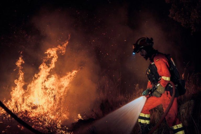 Más de 67.000 personas están evacuadas o confinadas en Madrid y Ávila por los incendios